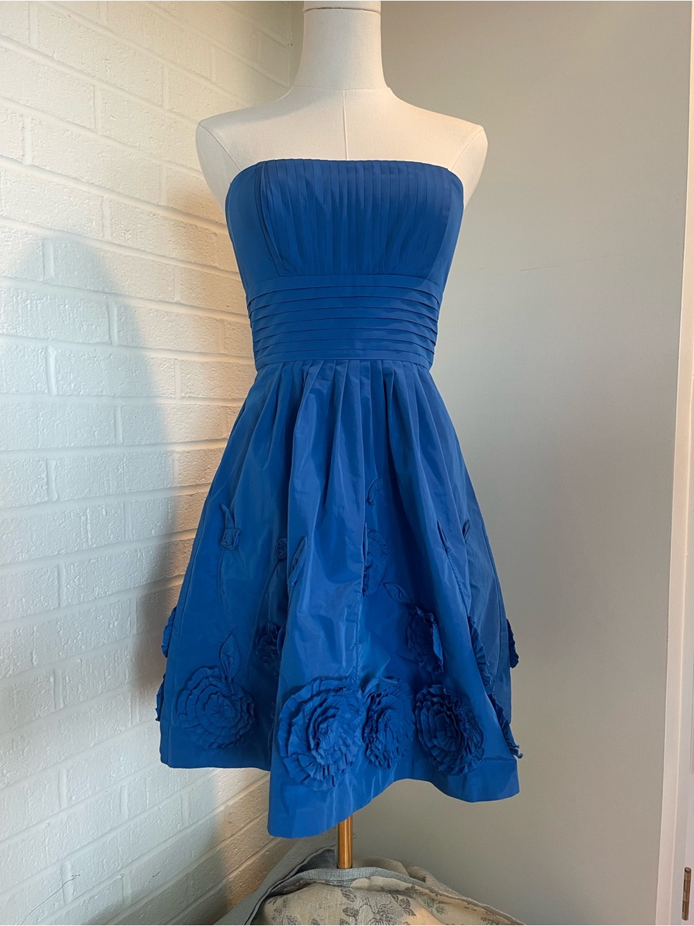 BCBG Max Azria Royal Blue Strapless Rosette Cocktail Dress Size S